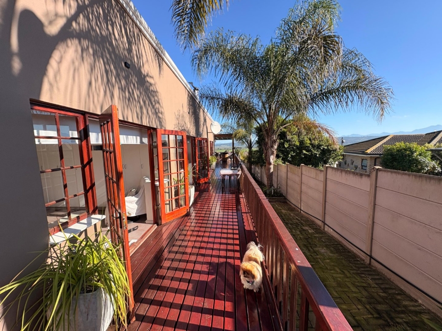 4 Bedroom Property for Sale in Fraaiuitsig Western Cape